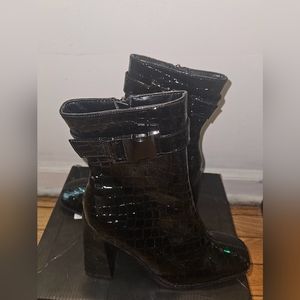 Prettylittlething ankle booties